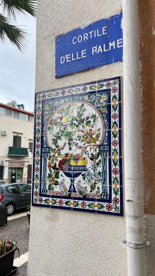 Casa Vacanze Antico Cortile Delle Palme Villagrazia Di Carini Exterior foto