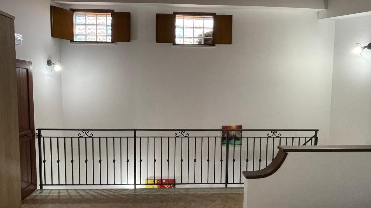 Casa Vacanze Antico Cortile Delle Palme Villagrazia Di Carini Exterior foto