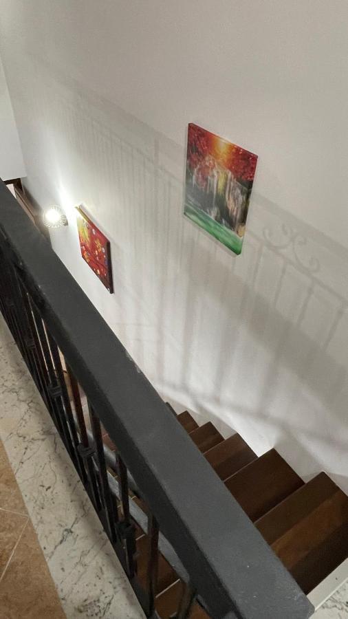 Casa Vacanze Antico Cortile Delle Palme Villagrazia Di Carini Exterior foto